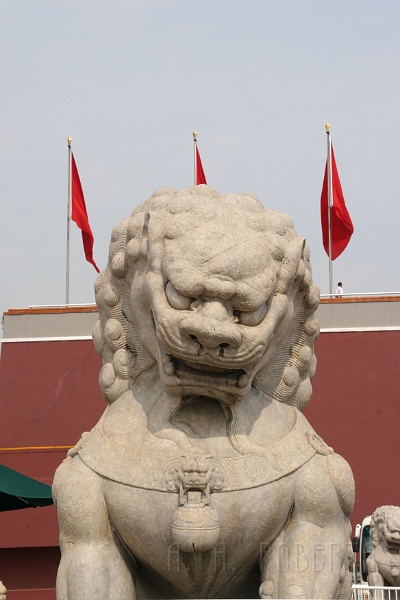 ts5.jpg - This is a guardian Lion.  My wife and I have been calling these statues "Fu Dogs" for years...  I don't even know why.